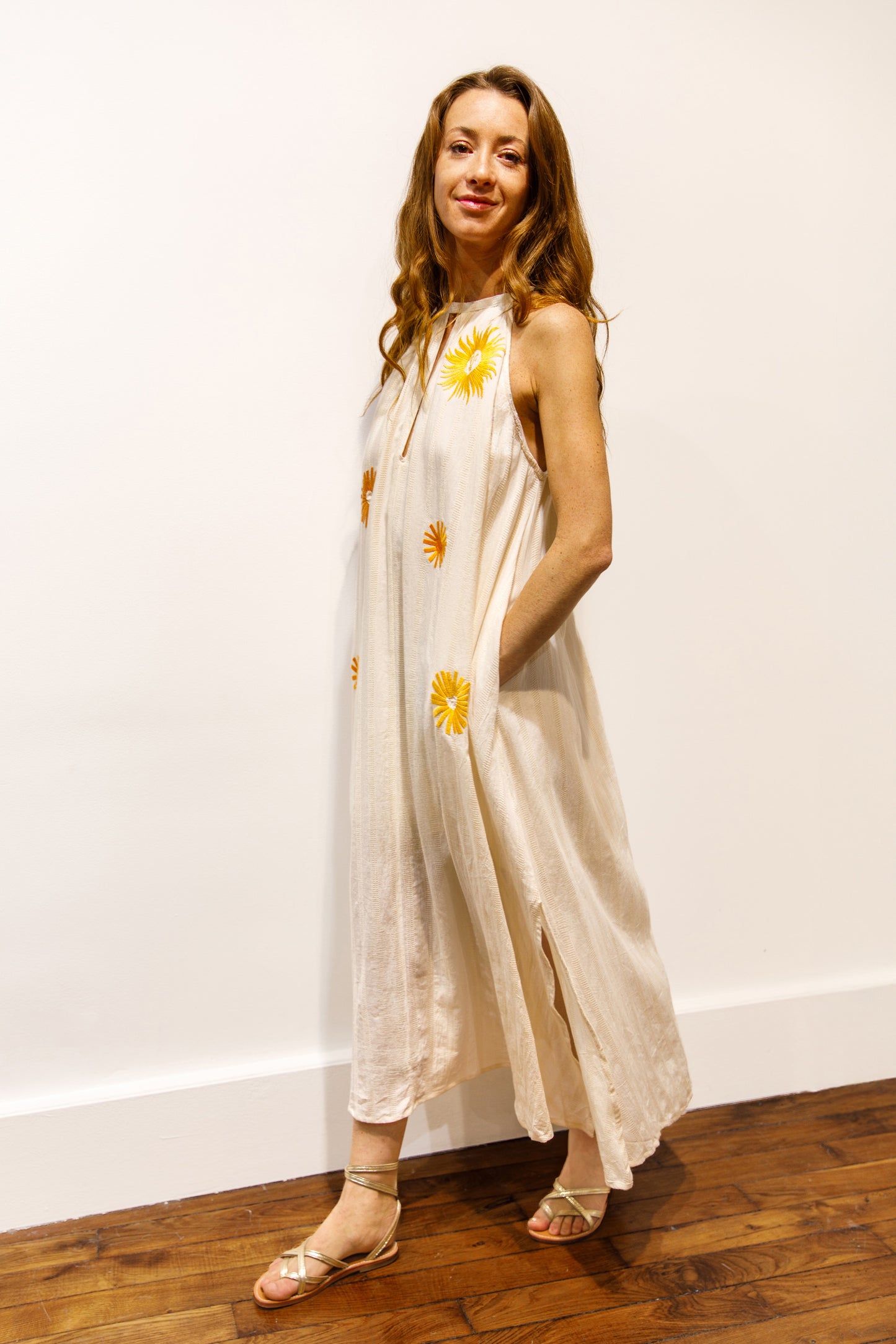 Robe maxi écru brodée – Jobim