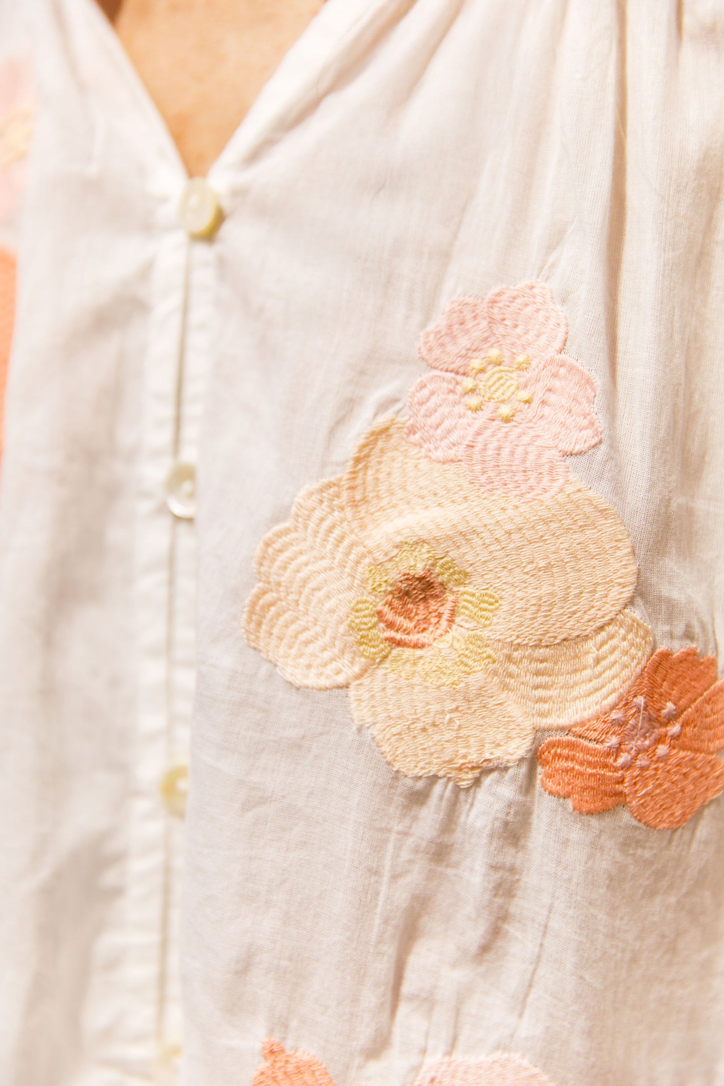 Blouse blanche brodée fleurs – Bloom