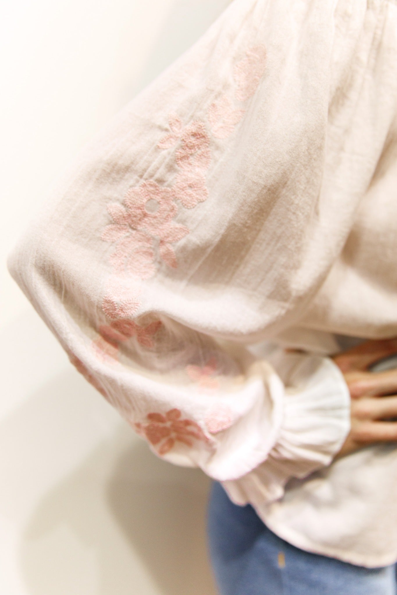 Blouse crépon coton brodée fleurs – Rosea